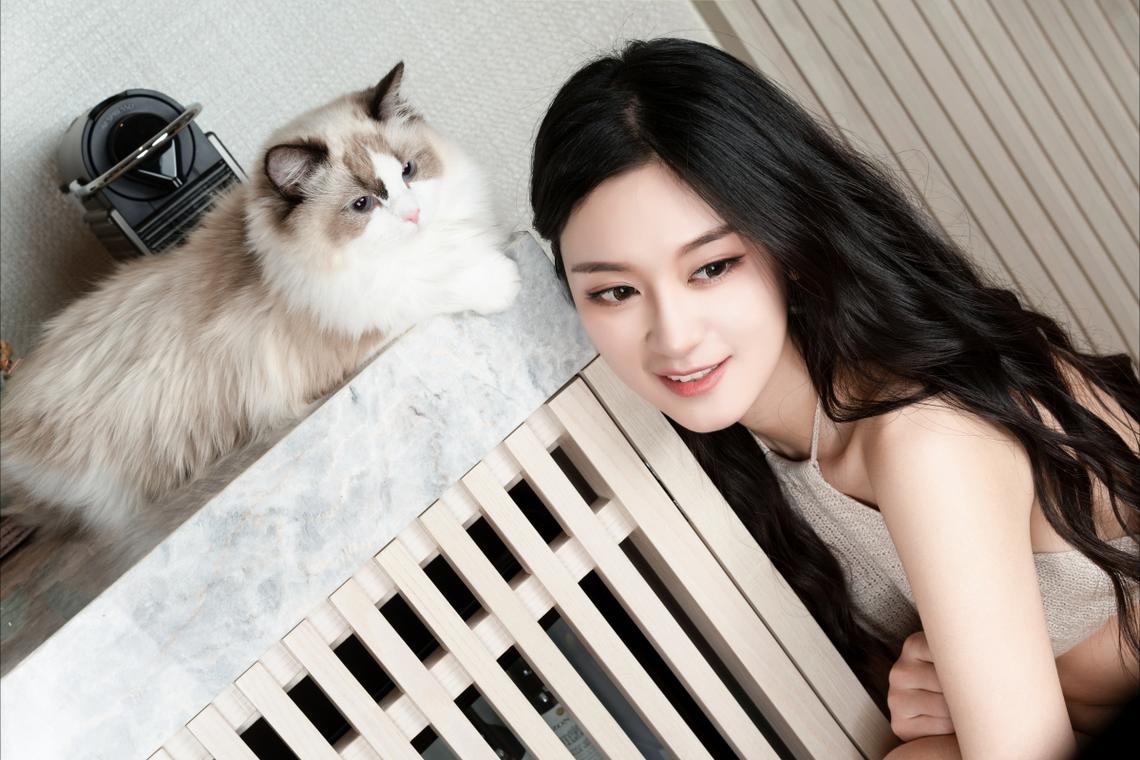 中国花样滑冰俱乐部联赛第二站比赛在哈尔滨开赛 赵宏博到场观赛